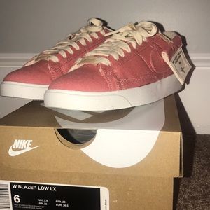 NWT Women’s Nike Low Too Blazers Plant Collection